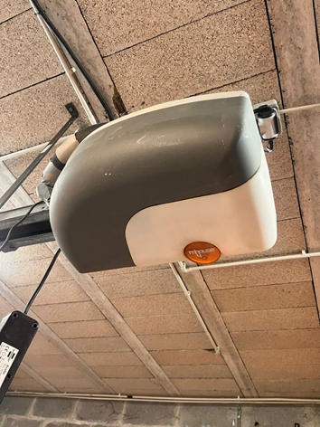 Porte de garage controle moyorisation MHOUSE