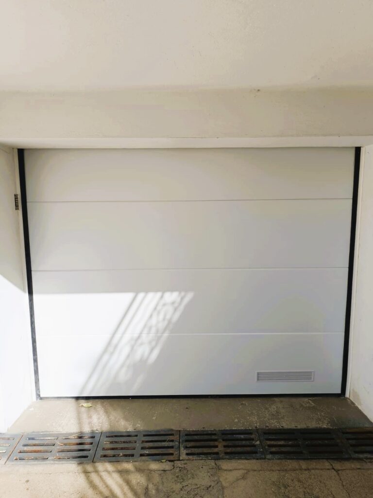 POrte sectionnelle posée